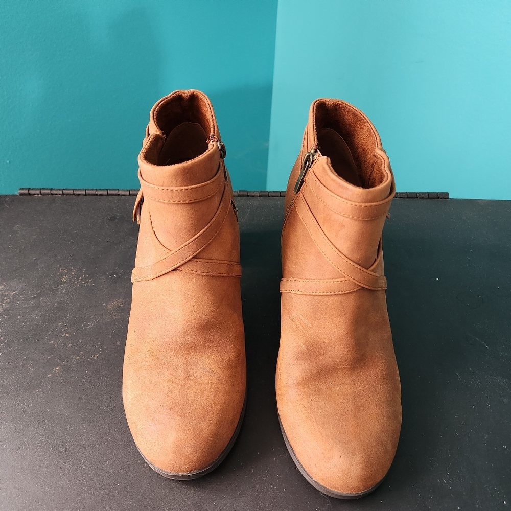 Easy Street Ankle boots